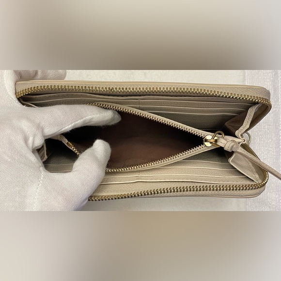 Chloe Authentic Vintage Beige Leather Long Wallet - Picture 7 of 13